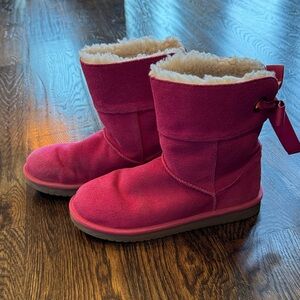 Koolaburra Fuchsia Suede Boots with Ribbon